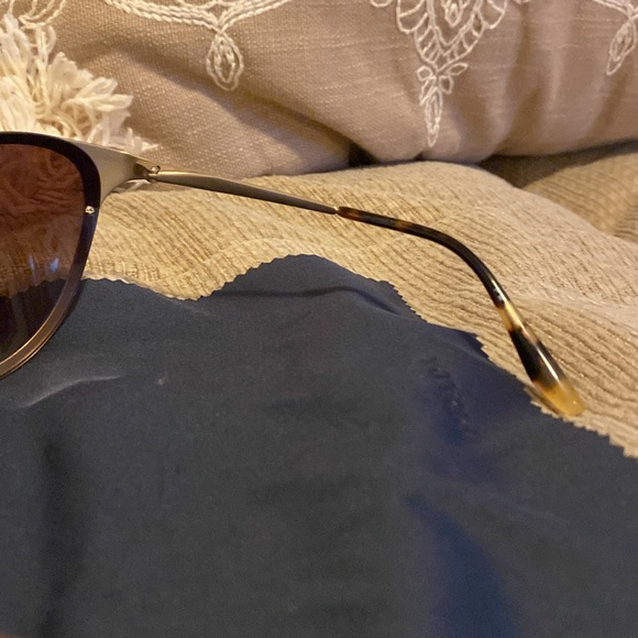 🌹♣️🌹NWOT PRADA Gold Polarized Sunglasses - Picture 8 of 16